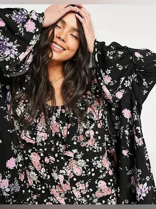 Free People Tops - Free People Floral Ruffle Tunic Blouse Medium Black Boho Bell Sleeve